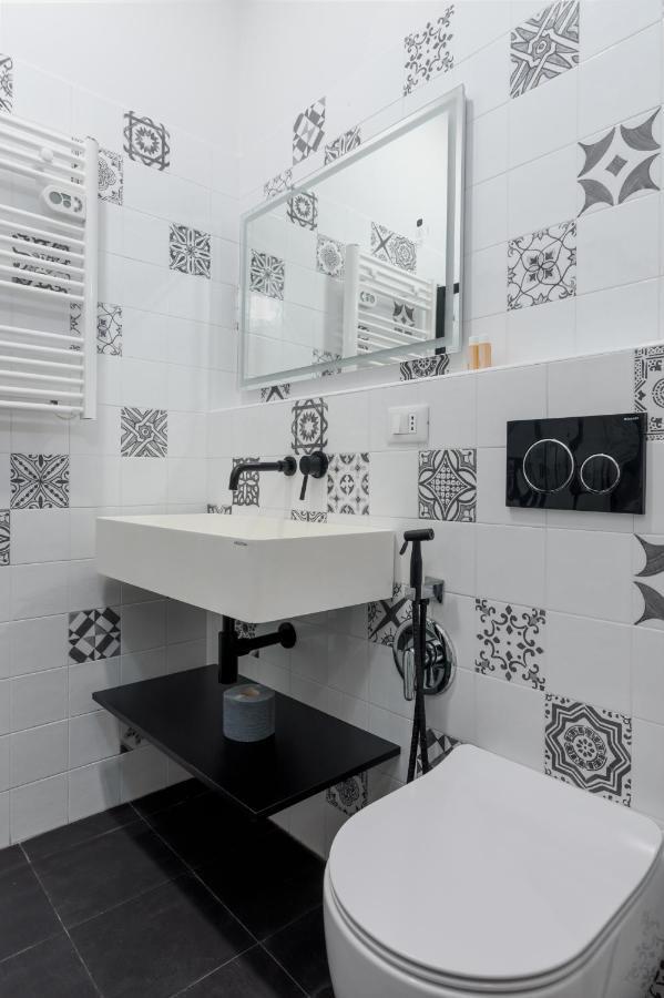 Ferienwohnung Esclusivo 130 Mq + Terrazzo Via San Vincenzo Genua Exterior foto